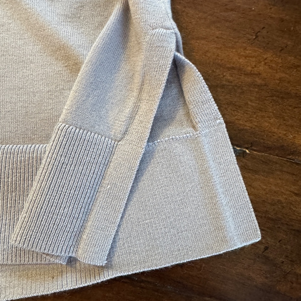 Stunning Banana Republic Light Lavender Turtleneck Sweater- XS - Picture 3 of 10